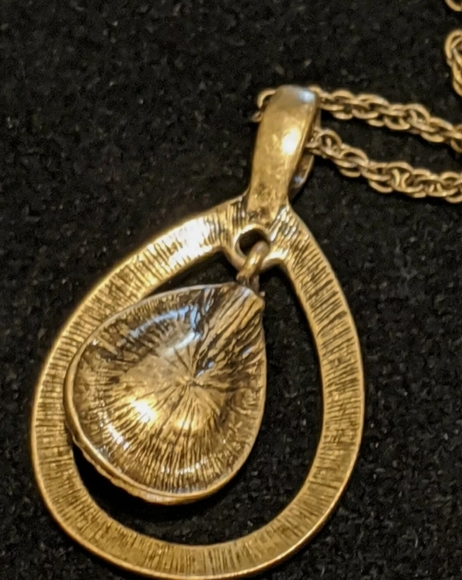 SET of 2: Avon Blissful Blues Necklace & Earrings - Picture 4 of 14